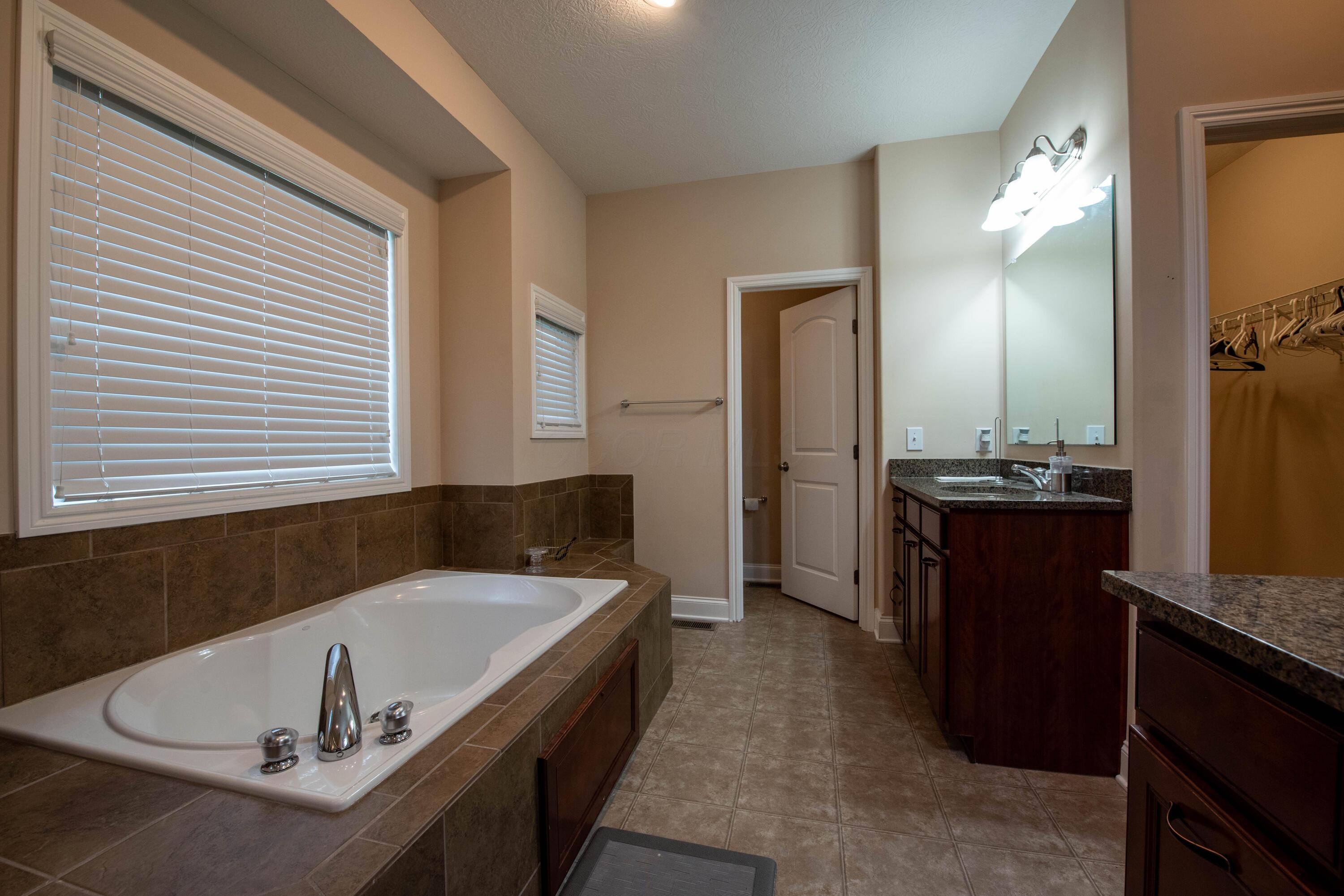 240 Fox Glen Drive, Pickerington, Ohio image 21