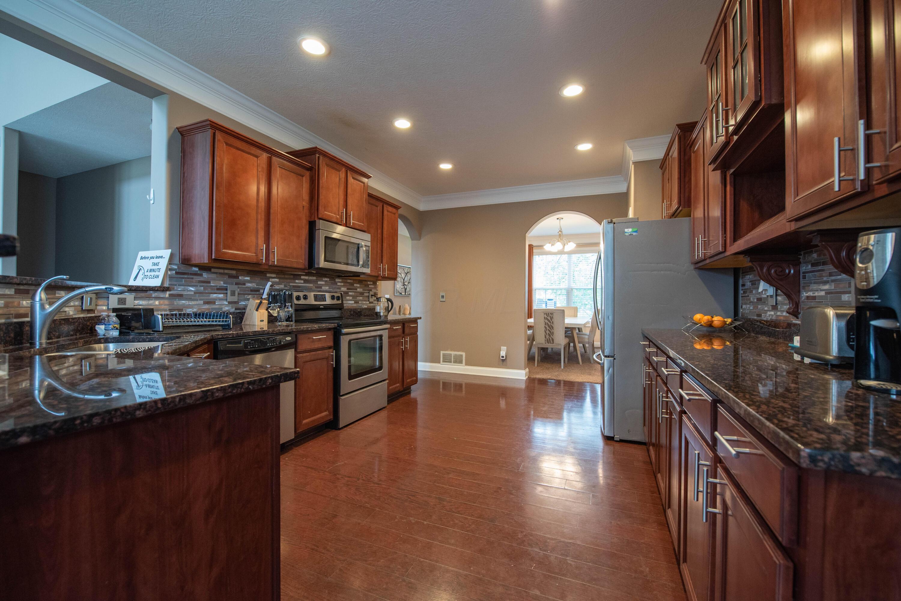 240 Fox Glen Drive, Pickerington, Ohio image 12