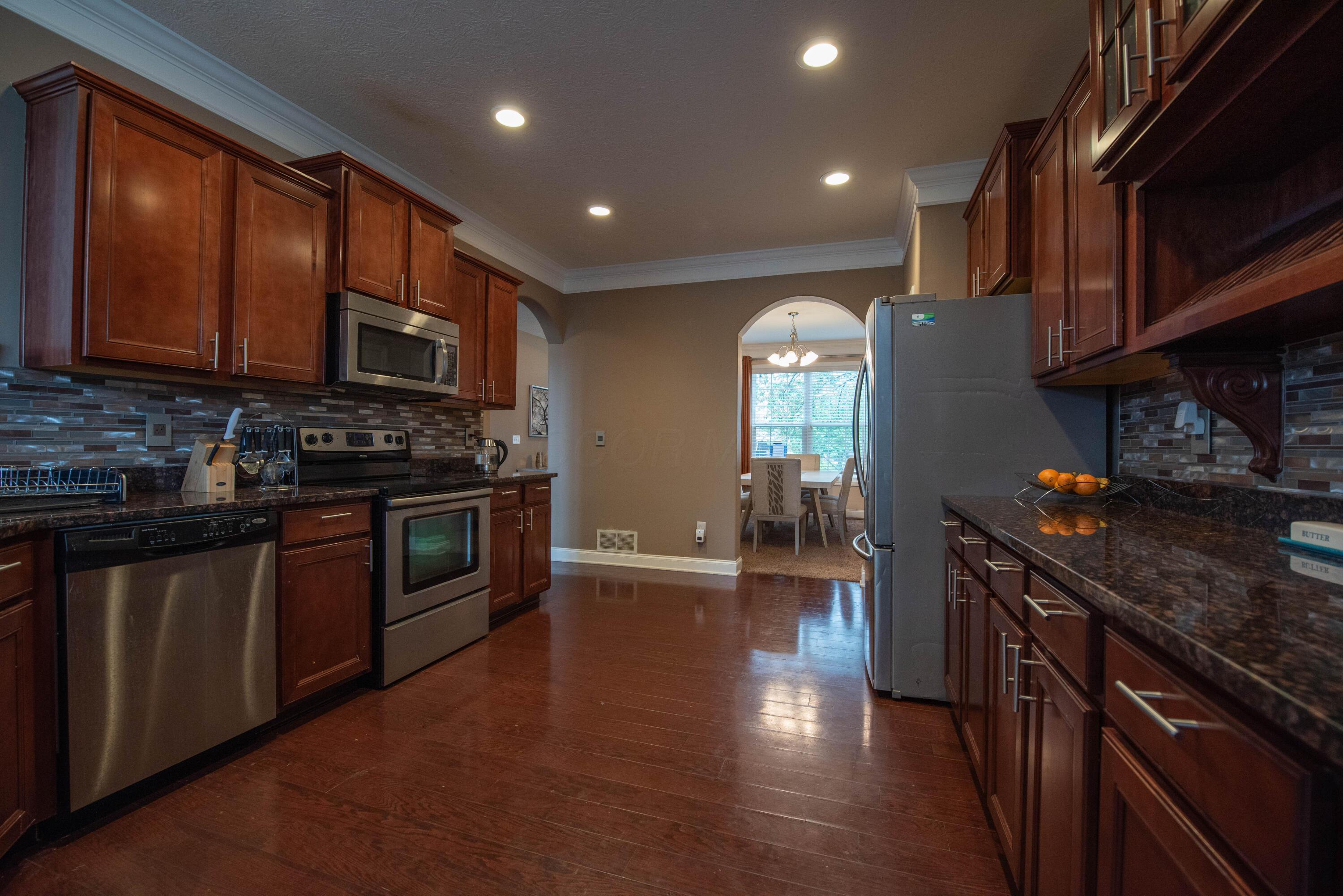240 Fox Glen Drive, Pickerington, Ohio image 11