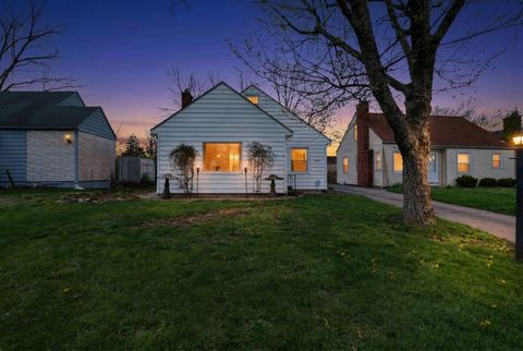 Photo of 3039 Dresden Street, Columbus, OH 43224 (MLS # 226010729)