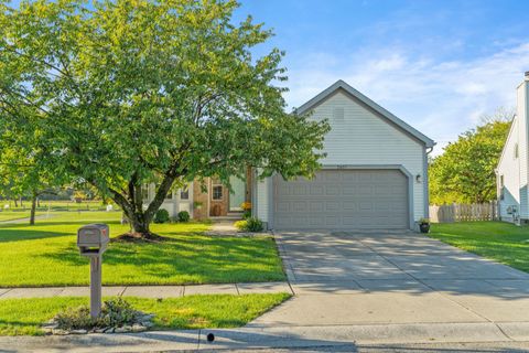 Photo of 2407 Sunladen Drive, Grove City, OH 43123 (MLS # 225040183) Photo of 2407 Sunladen Drive, Grove City, OH 43123 (MLS # 225040183)