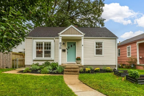 Photo of 639 E Jeffrey Place, Columbus, OH 43214 (MLS # 226036005)