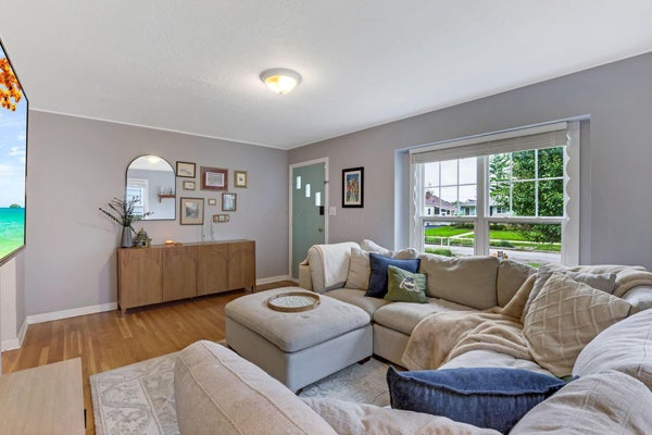 639 E JEFFREY PL, COLUMBUS, OH 43214 - Image f976756d0fa528dc9856e1d9a45f7cbd/452350159