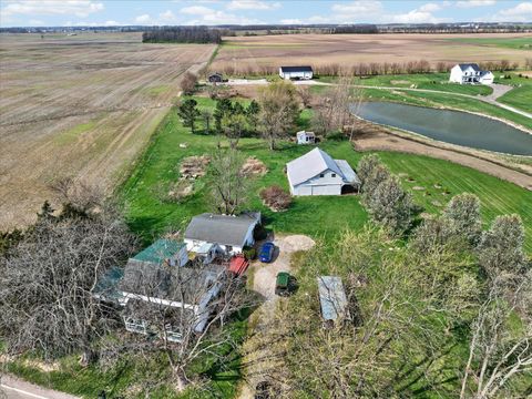 Photo of 2659 State Route 734 NE, Bloomingburg, OH 43106 (MLS # 226010569)