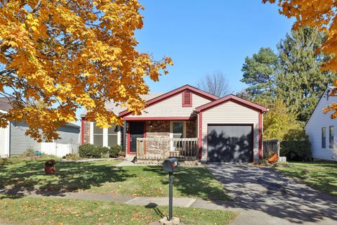 Photo of 1996 Starbridge Court, Columbus, OH 43235 (MLS # 225042530)