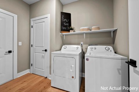 Tiny photo for 5604 Apothecary Way 4 #4, New Albany, OH 43054 (MLS # 225043284)