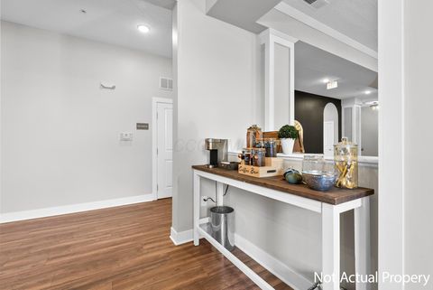 Tiny photo for 5604 Apothecary Way 4 #4, New Albany, OH 43054 (MLS # 225043284)