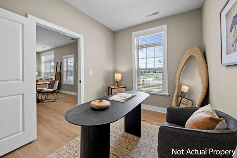 Tiny photo for 5604 Apothecary Way 4 #4, New Albany, OH 43054 (MLS # 225043284)