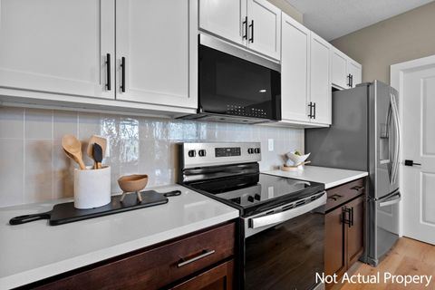 Tiny photo for 5604 Apothecary Way 4 #4, New Albany, OH 43054 (MLS # 225043284)