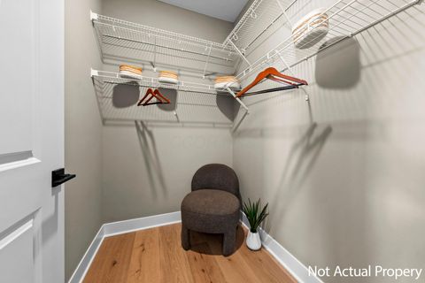 Tiny photo for 5604 Apothecary Way 4 #4, New Albany, OH 43054 (MLS # 225043284)