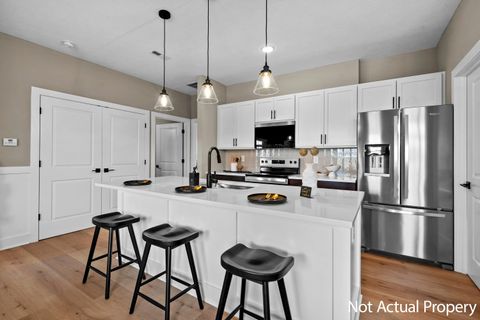 Tiny photo for 5604 Apothecary Way 4 #4, New Albany, OH 43054 (MLS # 225043284)