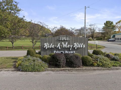 Tiny photo for 1633 Cardinal Hill Lane, Sugar Grove, OH 43155 (MLS # 226003230)