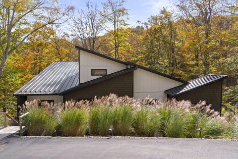 Tiny photo for 1633 Cardinal Hill Lane, Sugar Grove, OH 43155 (MLS # 226003230)