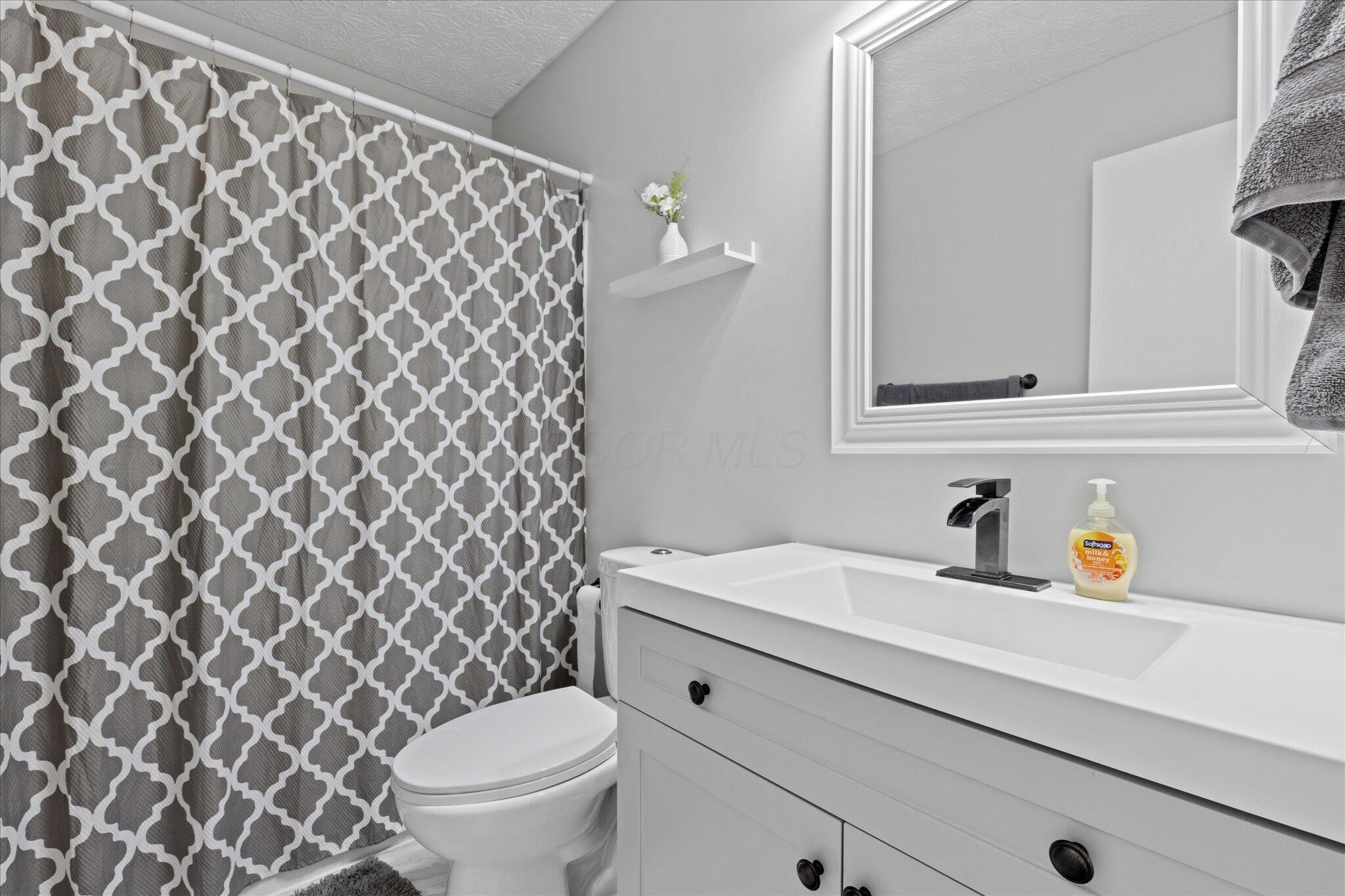 Urbancrest, Ohio 43123, United States, 3 Bedrooms Bedrooms, ,3 BathroomsBathrooms,Residential,Coming Soon,218982