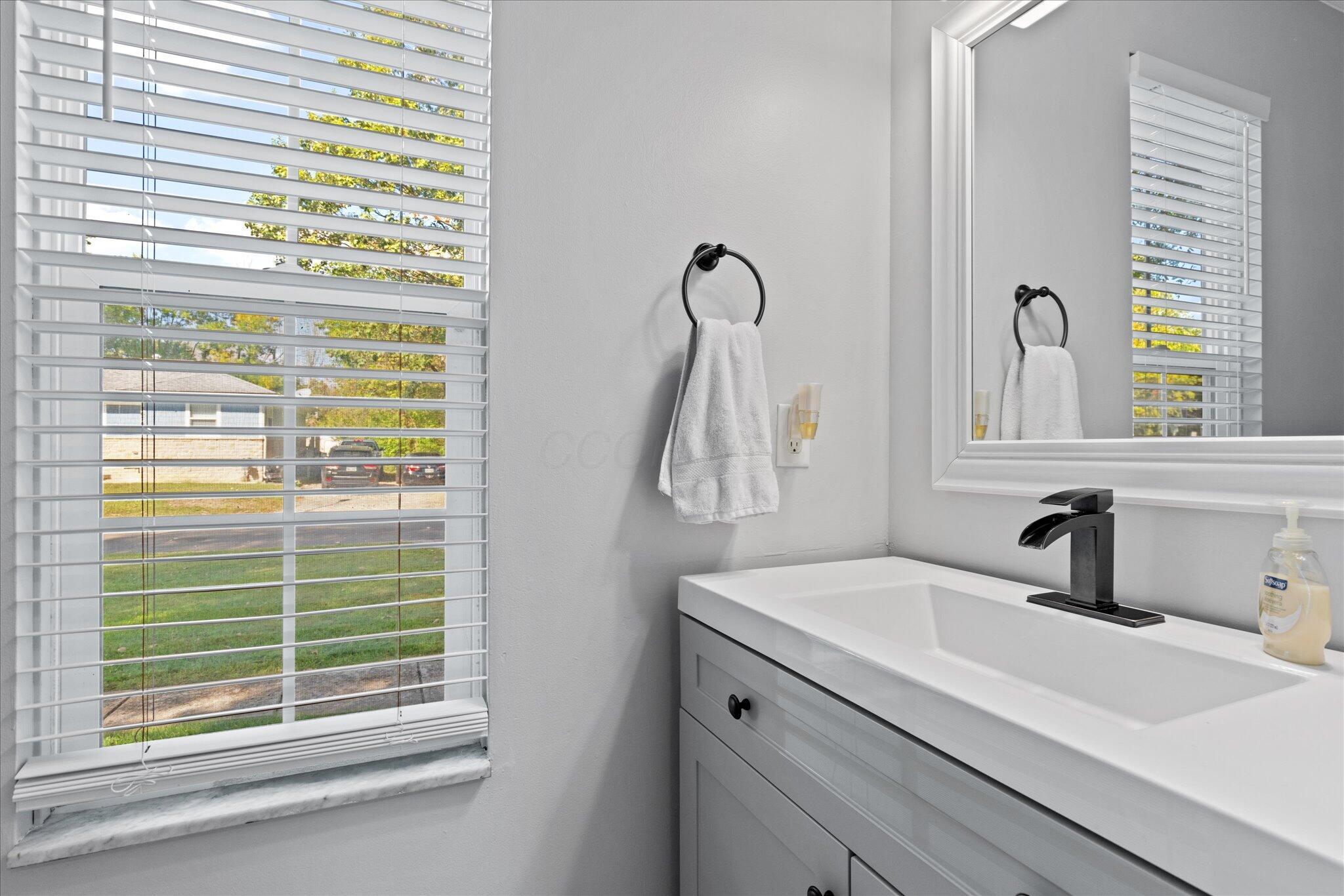 Urbancrest, Ohio 43123, United States, 3 Bedrooms Bedrooms, ,3 BathroomsBathrooms,Residential,Coming Soon,218982