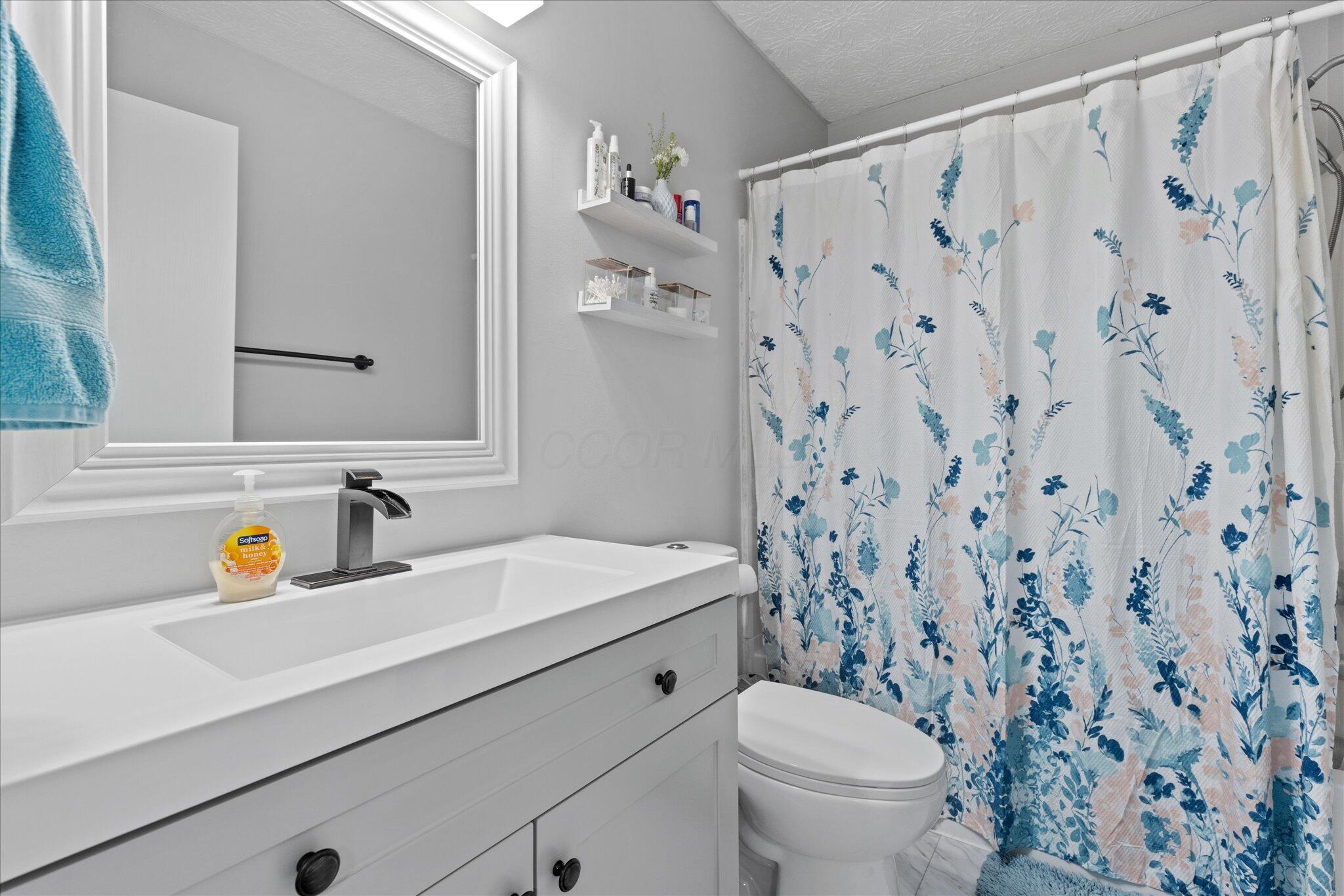 Urbancrest, Ohio 43123, United States, 3 Bedrooms Bedrooms, ,3 BathroomsBathrooms,Residential,Coming Soon,218982