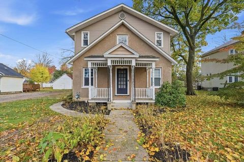 Photo of 109 E Lamartine Street, Mount Vernon, OH 43050 (MLS # 225041282)