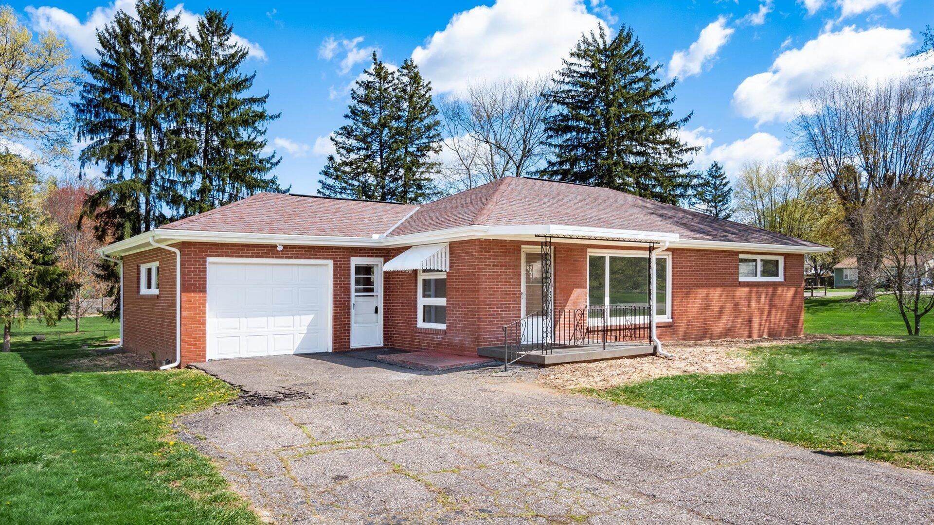 3675 Kay Drive, Zanesville, Ohio image 1