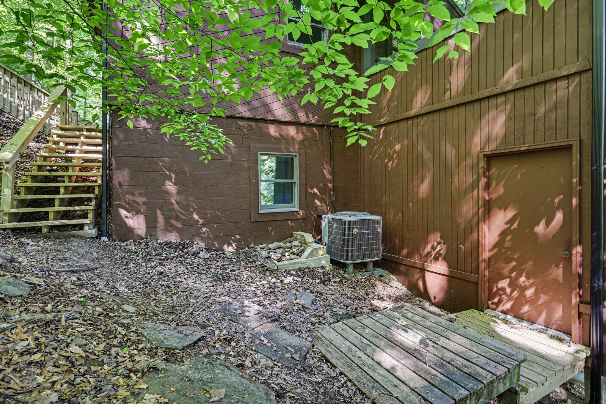 512 Natchez Lane