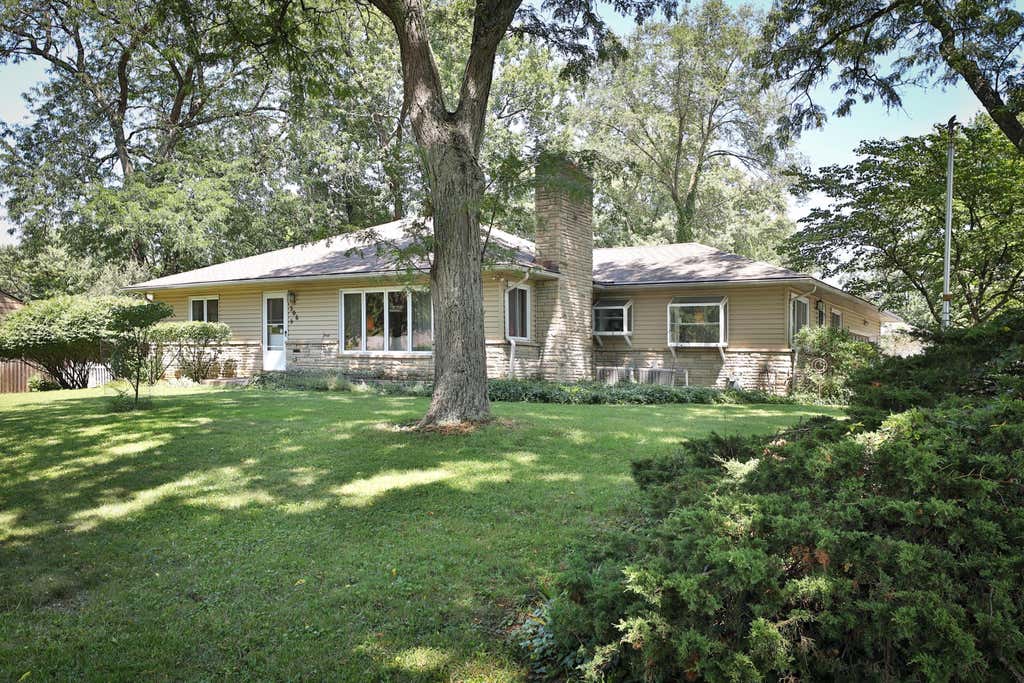 Photo of 306 Pinney Drive, Worthington, OH 43085 (MLS # 226029908)