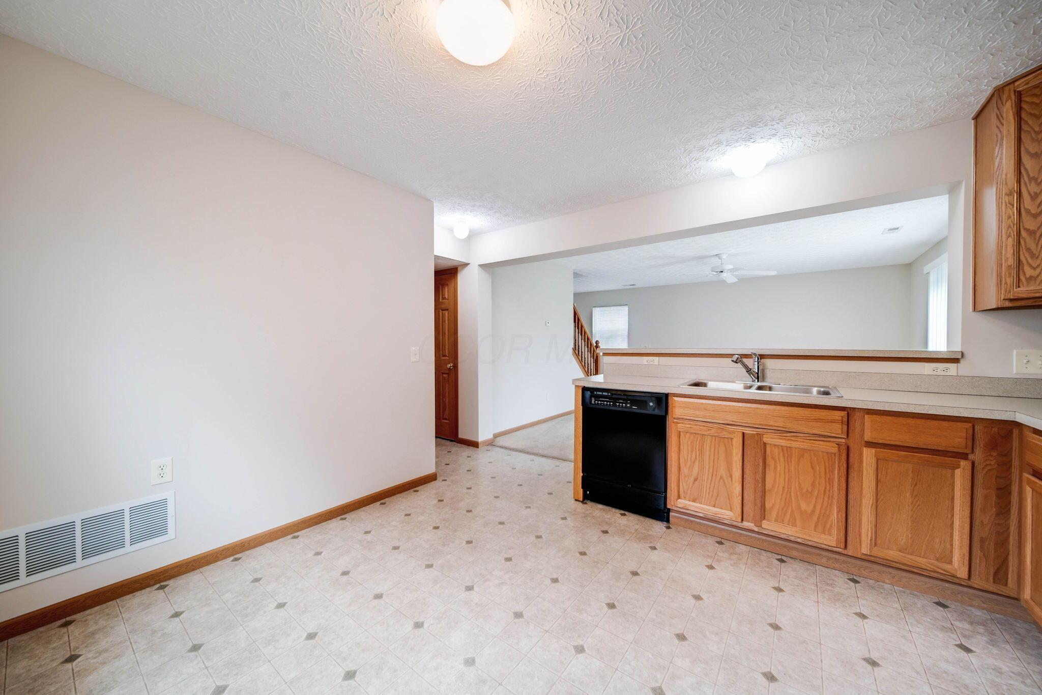 5787 Stonepath Drive, Hilliard, Ohio image 14