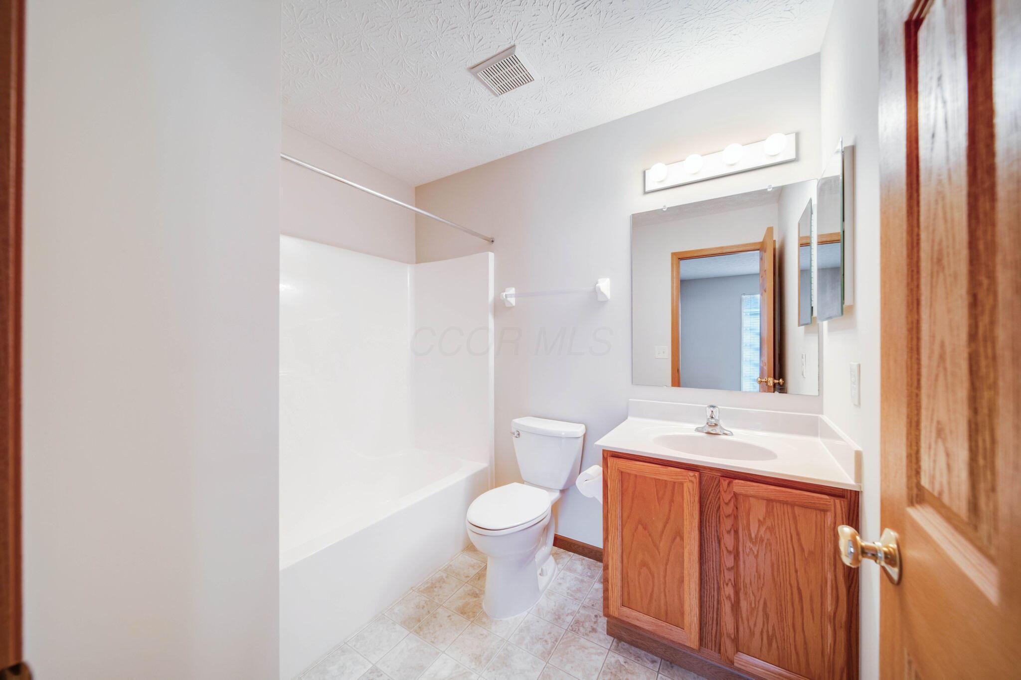 5787 Stonepath Drive, Hilliard, Ohio image 40