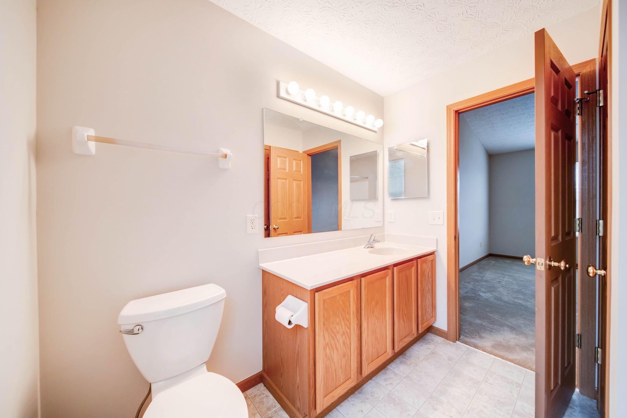 5787 Stonepath Drive, Hilliard, Ohio image 28