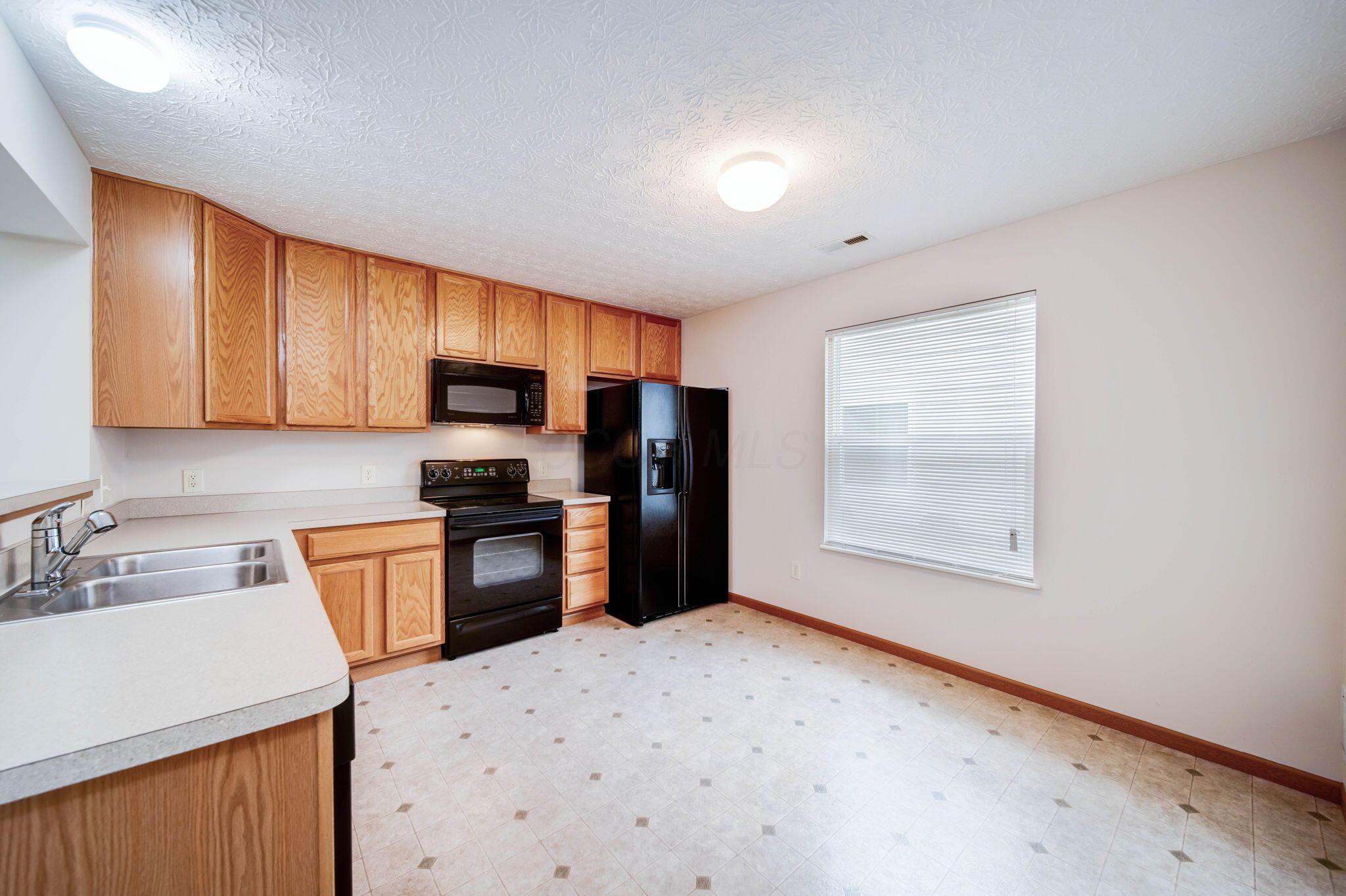 5787 Stonepath Drive, Hilliard, Ohio image 10