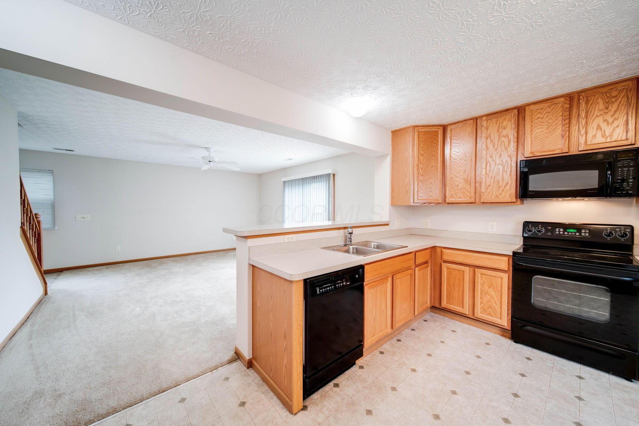 5787 Stonepath Drive, Hilliard, Ohio image 13