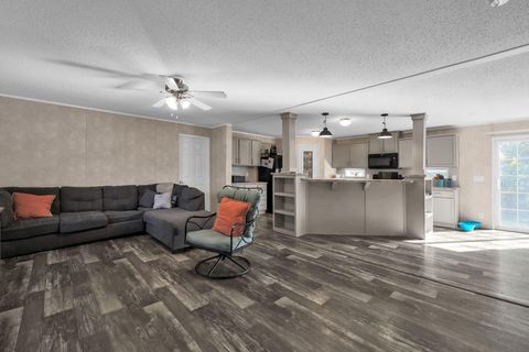 Tiny photo for 350 Ray Avenue, Circleville, OH 43113 (MLS # 225037763)