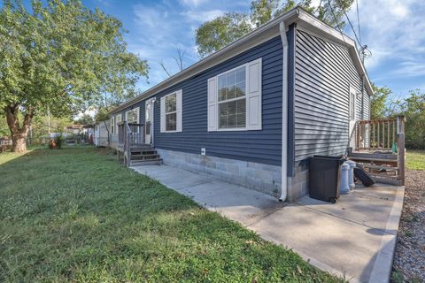 Tiny photo for 350 Ray Avenue, Circleville, OH 43113 (MLS # 225037763)