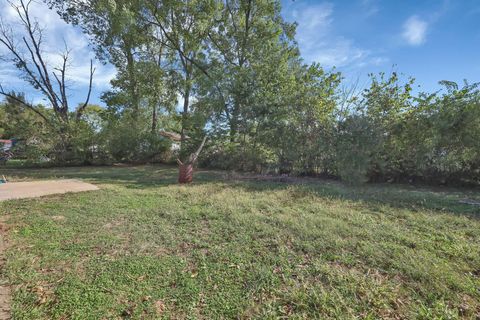 Tiny photo for 350 Ray Avenue, Circleville, OH 43113 (MLS # 225037763)