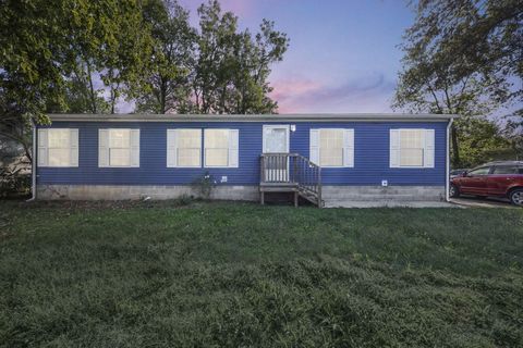 Photo of 350 Ray Avenue, Circleville, OH 43113 (MLS # 225037763)
