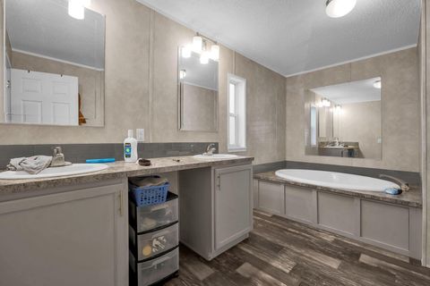 Tiny photo for 350 Ray Avenue, Circleville, OH 43113 (MLS # 225037763)