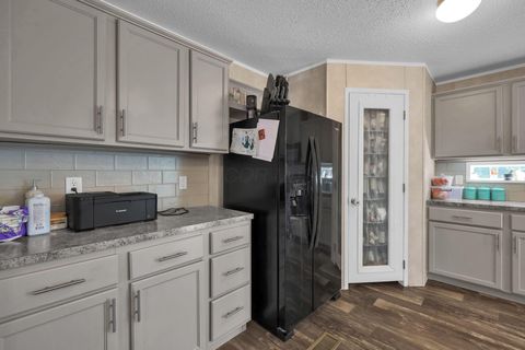 Tiny photo for 350 Ray Avenue, Circleville, OH 43113 (MLS # 225037763)