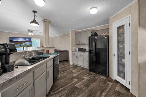 Tiny photo for 350 Ray Avenue, Circleville, OH 43113 (MLS # 225037763)