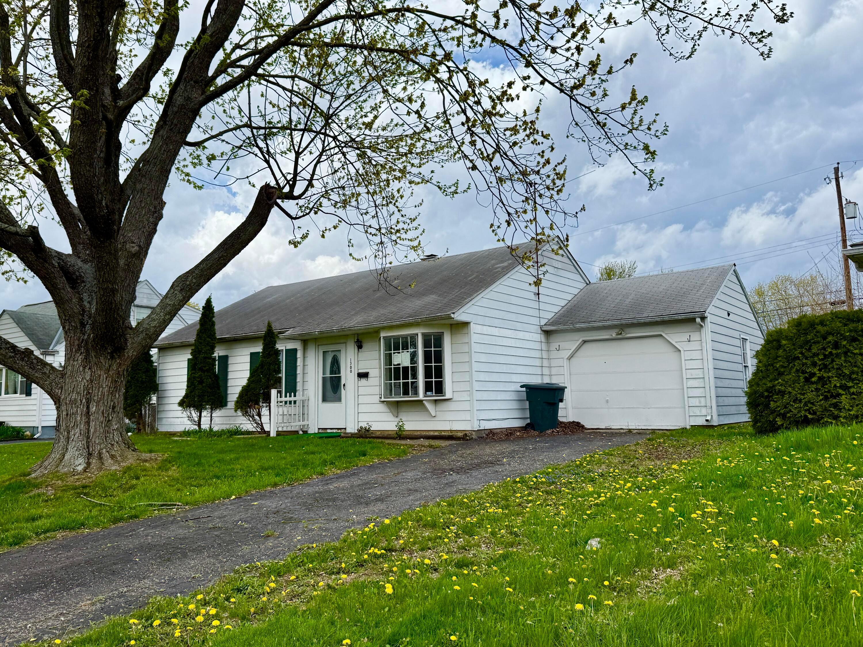 1300 Evaline Drive, Columbus, Ohio image 1