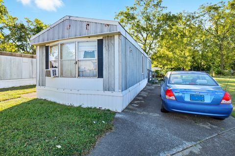 Tiny photo for 678 SE Robinson SE Lot 101 #Lot 101, Washington Court House, OH 43160 (MLS # 226000733)