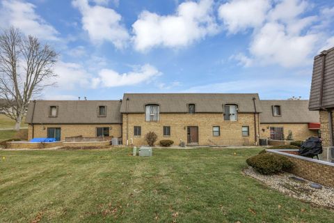 Photo of 625 Country Club Drive H-8 #H-8, Newark, OH 43055 (MLS # 226001588)