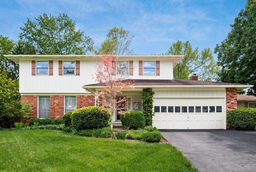 Photo of 173 Bellefield Avenue, Westerville, OH 43081 (MLS # 226014391)