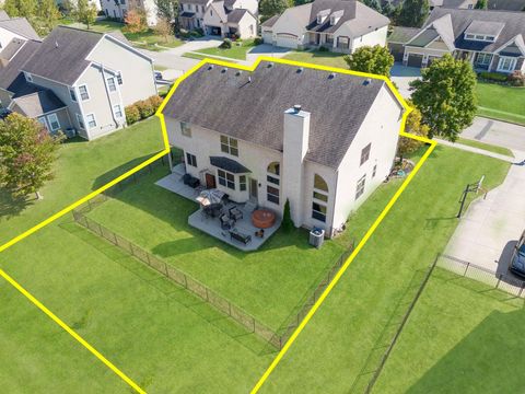 Photo of 8738 Birch Brook Loop NW, Pickerington, OH 43147 (MLS # 225035190)