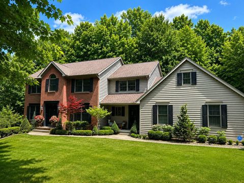 Photo of 648 Westwood Drive, Newark, OH 43055 (MLS # 226024845)