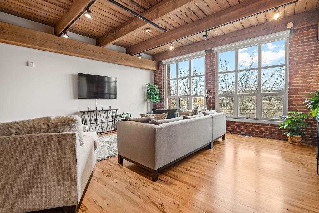 448 W Nationwide Boulevard 307