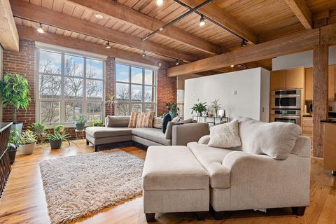 Photo of 448 W Nationwide Boulevard 307 #307, Columbus, OH 43215 (MLS # 226012953)