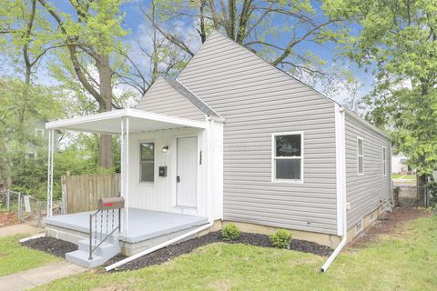 Photo of 1448 Manchester Avenue, Columbus, OH 43211 (MLS # 226015835)