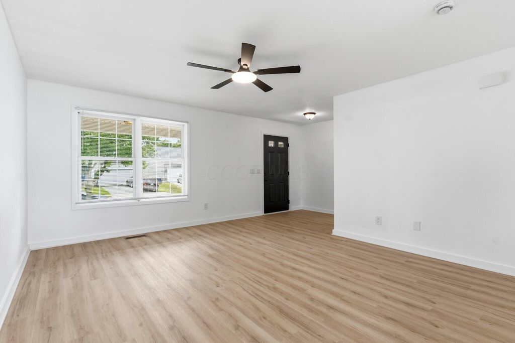 Photo of 3832 Willowswitch Lane, Columbus, OH 43207 (MLS # 226018505)