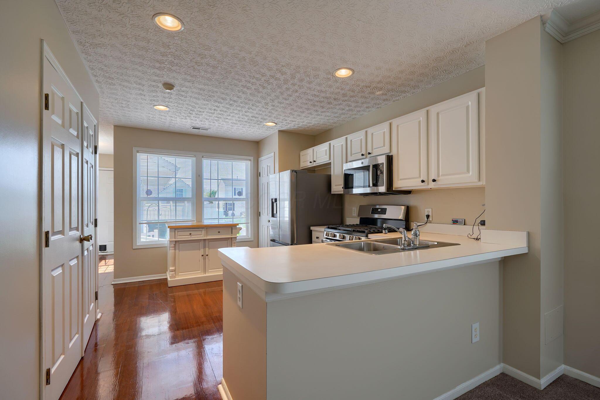 2456 Bloxom Street, Grove City, Ohio image 15