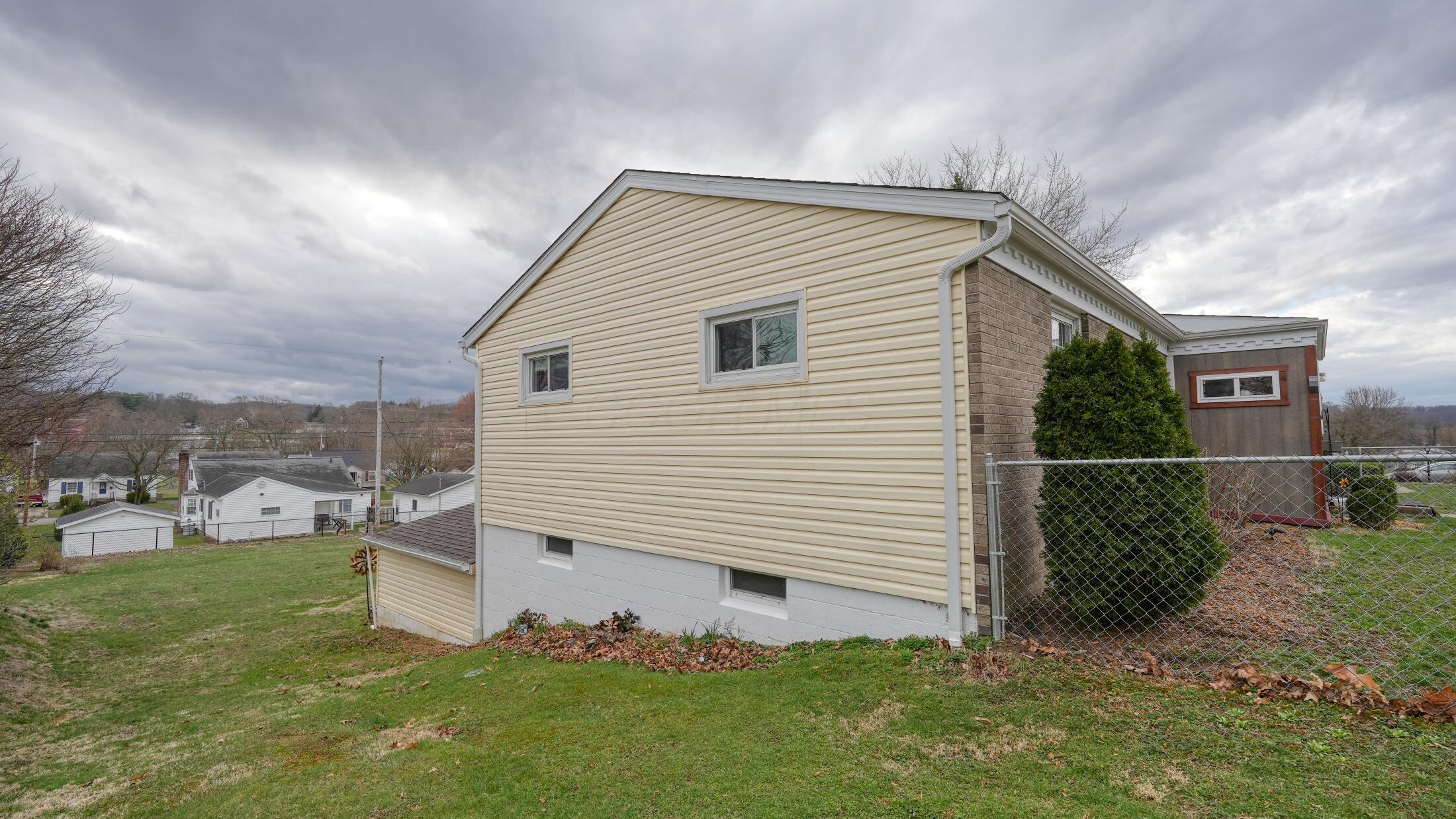 1336 S 13th Street, Coshocton, Ohio image 35