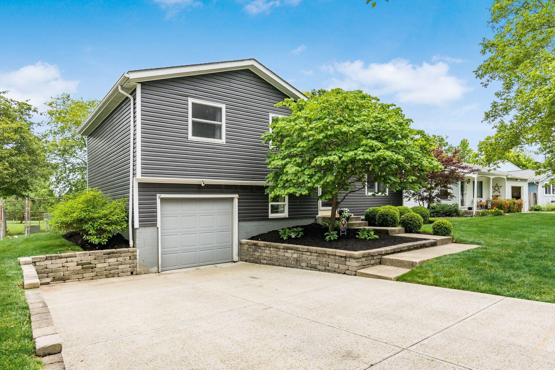 366 Saint Thomas Drive, Westerville, Ohio image 3