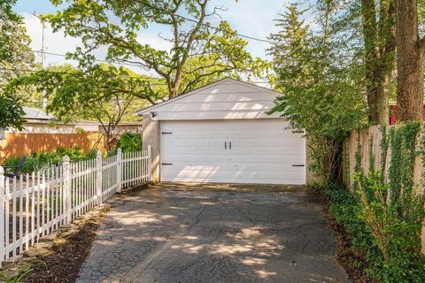 Tiny photo for 580 Richards Road, Columbus, OH 43214 (MLS # 226019662)